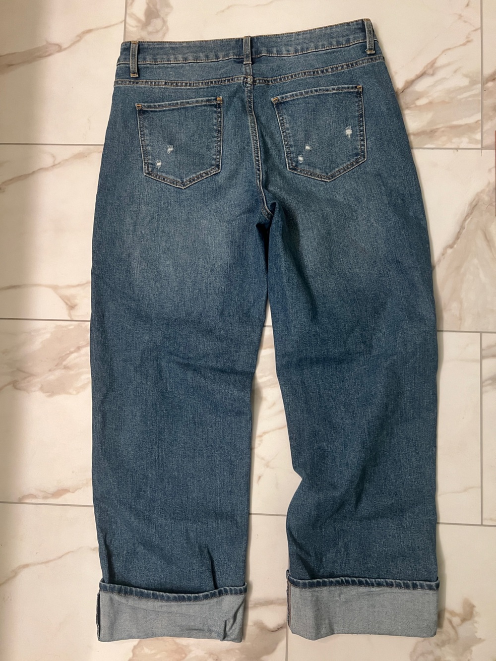 Women’s Time and Tru Straight-Leg cuffed Jeans in Medium Blue - Picture 2 of 4